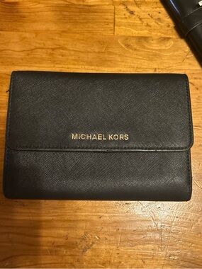 MICHAEL Michael Kors Black Crossbody Bag missing straps wallet
